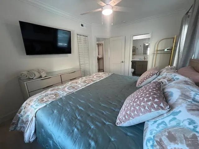 Apartment Coral B-1 - Water Views! Ground Floor Clearwater Beach